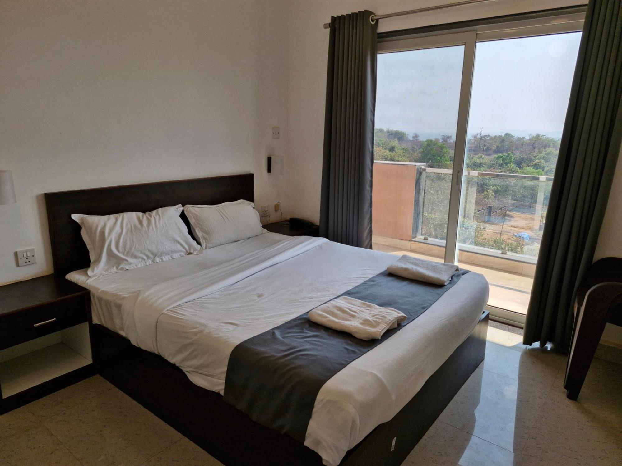 Hotel Rsa Residency Pernem Luaran gambar