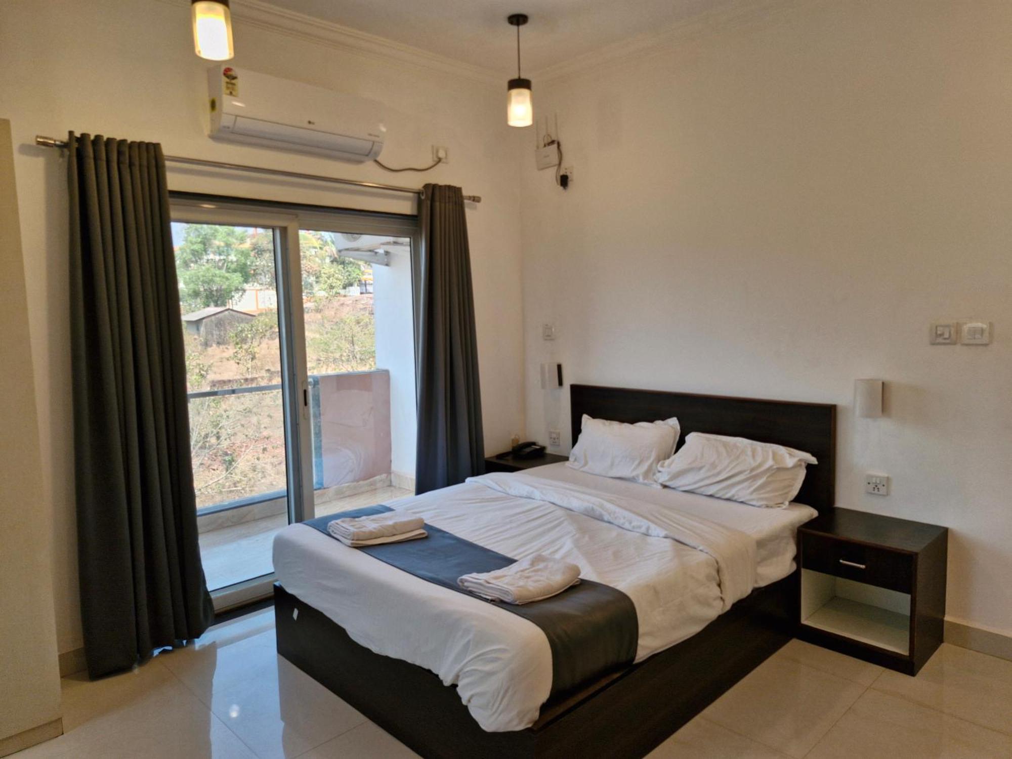 Hotel Rsa Residency Pernem Luaran gambar